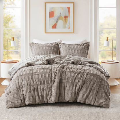 Madison Park Margot Back Print Long Fur Comforter Set