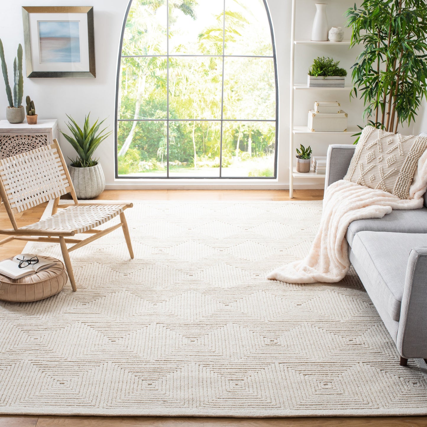 SAFAVIEH Handmade Textural Nigina Wool Rug
