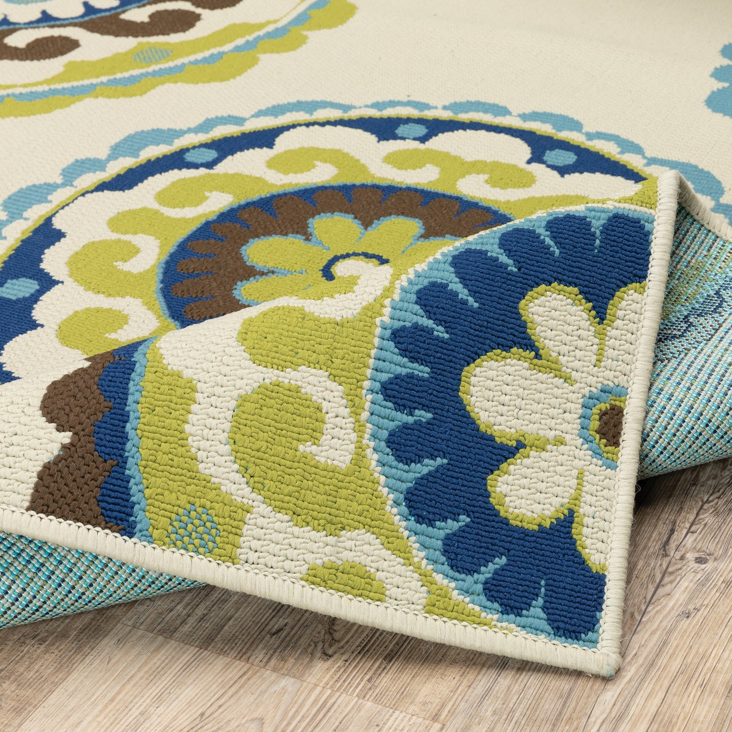 Vista Home Catalina Floral Medallions Indoor/ Outdoor Area Rug--